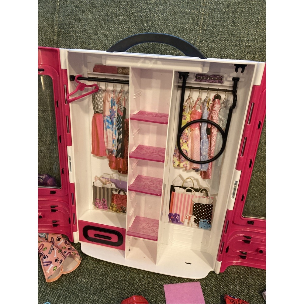 Vintage Barbie Wardrobe Case Lot - 25+ Clothes, Dresses, Ken Items, Shoes & More - Picture 3 of 14